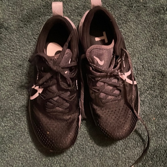 Nike trail women’s shoes size 5.5 good for running and cross country - Picture 1 of 3